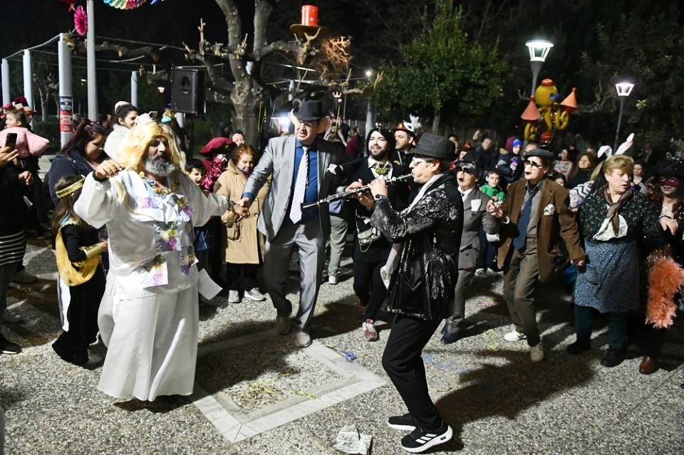 Παρέλασαν με τα Τεντζερέδια τους και πάντρεψαν τη Νύφη στο Νότιο Διαμέρισμα