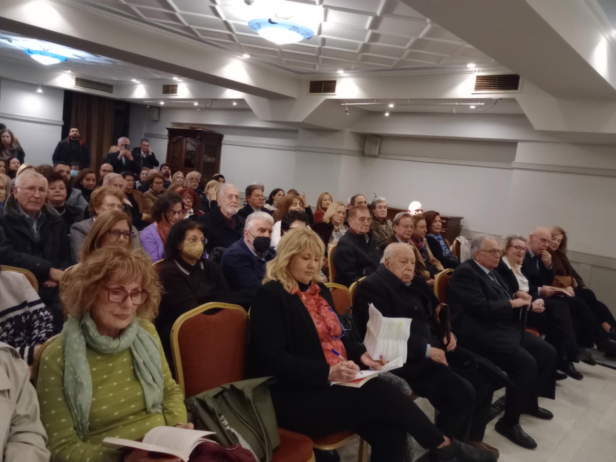 Το “πατρινόραμα’, οι εκδόσεις Παπαδόπουλος και το «Rotary Πάτρας» παρουσίασαν με τεράστια επιτυχία στην Πάτρα  το νέο βιβλίο του Ακαδημαϊκού- Καθηγητή Γιώργου Χρούσου