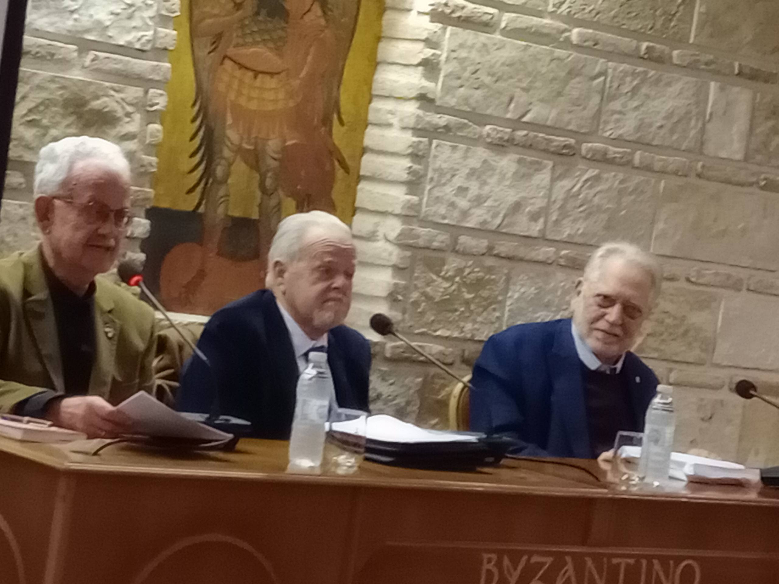 Το “πατρινόραμα’, οι εκδόσεις Παπαδόπουλος και το «Rotary Πάτρας» παρουσίασαν με τεράστια επιτυχία στην Πάτρα  το νέο βιβλίο του Ακαδημαϊκού- Καθηγητή Γιώργου Χρούσου