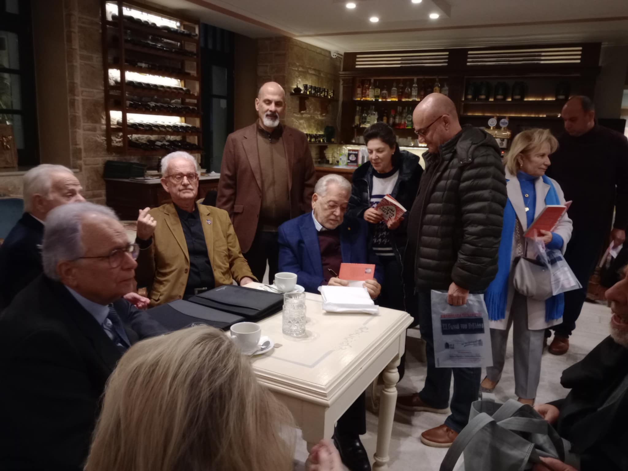 Το “πατρινόραμα’, οι εκδόσεις Παπαδόπουλος και το «Rotary Πάτρας» παρουσίασαν με τεράστια επιτυχία στην Πάτρα  το νέο βιβλίο του Ακαδημαϊκού- Καθηγητή Γιώργου Χρούσου