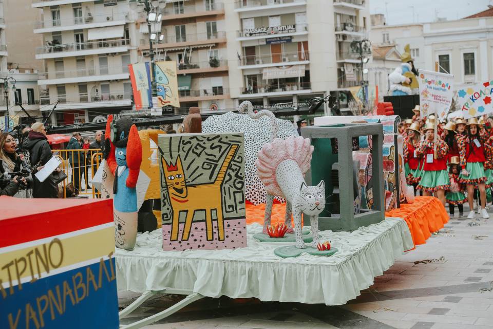 Ποτάμι χαράς και αισιοδοξίας ξεχείλισε στους δρόμους της Πάτρας στη μεγαλειώδη Παρέλαση των Μικρών