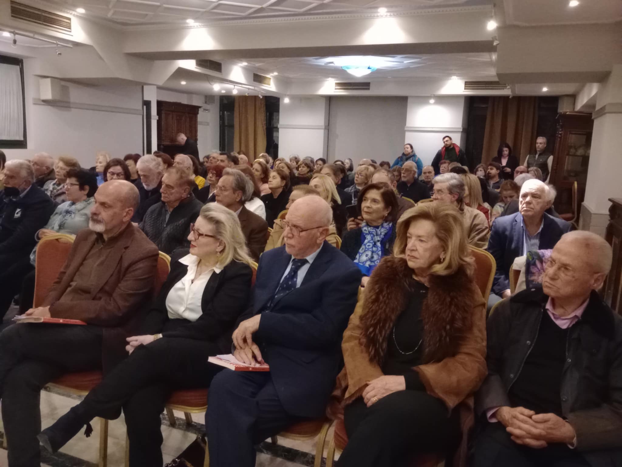 Το “πατρινόραμα’, οι εκδόσεις Παπαδόπουλος και το «Rotary Πάτρας» παρουσίασαν με τεράστια επιτυχία στην Πάτρα  το νέο βιβλίο του Ακαδημαϊκού- Καθηγητή Γιώργου Χρούσου