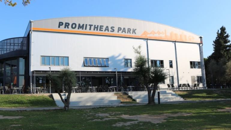 Στιγμές από την κοπή της πίτας του Προμηθέα Πατρών.
