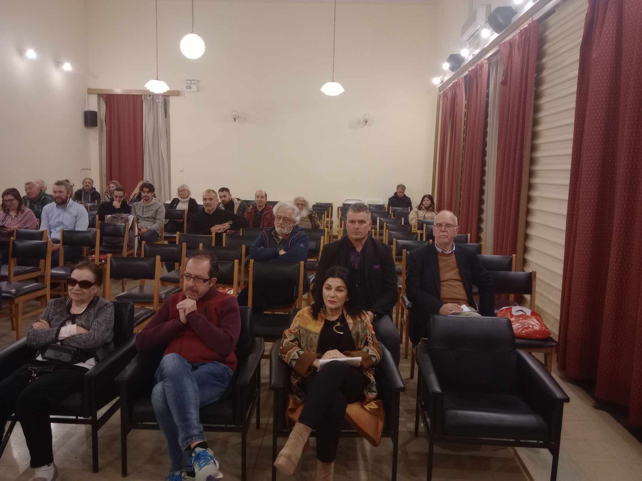 Κατέκτησε τις καρδιές των Πατρινών το βιβλίο του καθηγητή Γιάννη Π.Α. Ιωαννίδη ” Αντικριστές Πολιτείες”