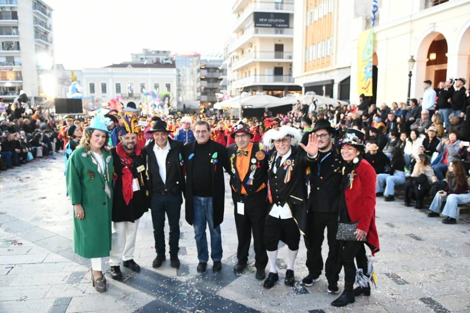 Έκρηξη χαράς και φαντασμαγορία στη μεγαλύτερη νύχτα του Καρναβαλιού