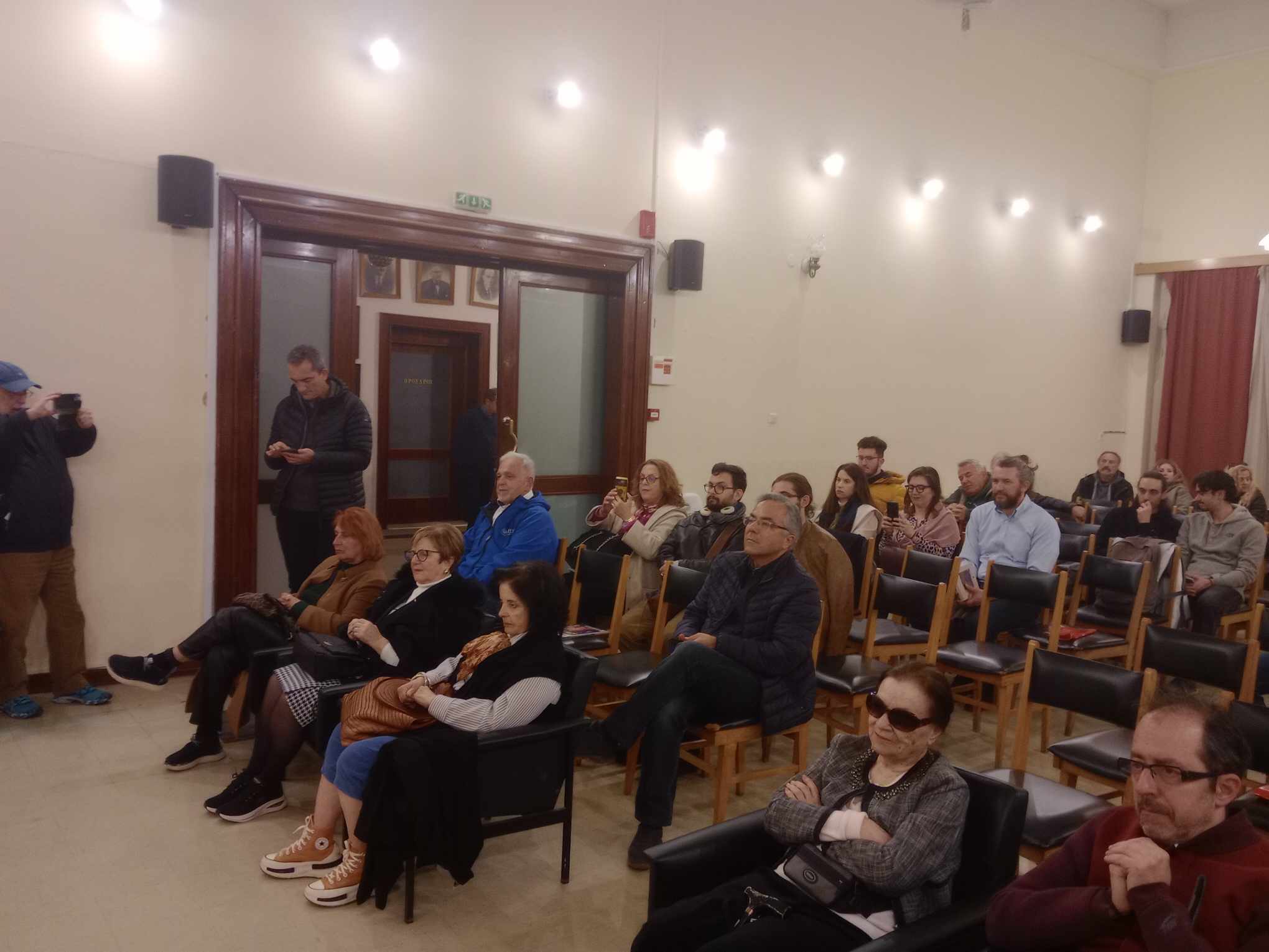 Κατέκτησε τις καρδιές των Πατρινών το βιβλίο του καθηγητή Γιάννη Π.Α. Ιωαννίδη ” Αντικριστές Πολιτείες”