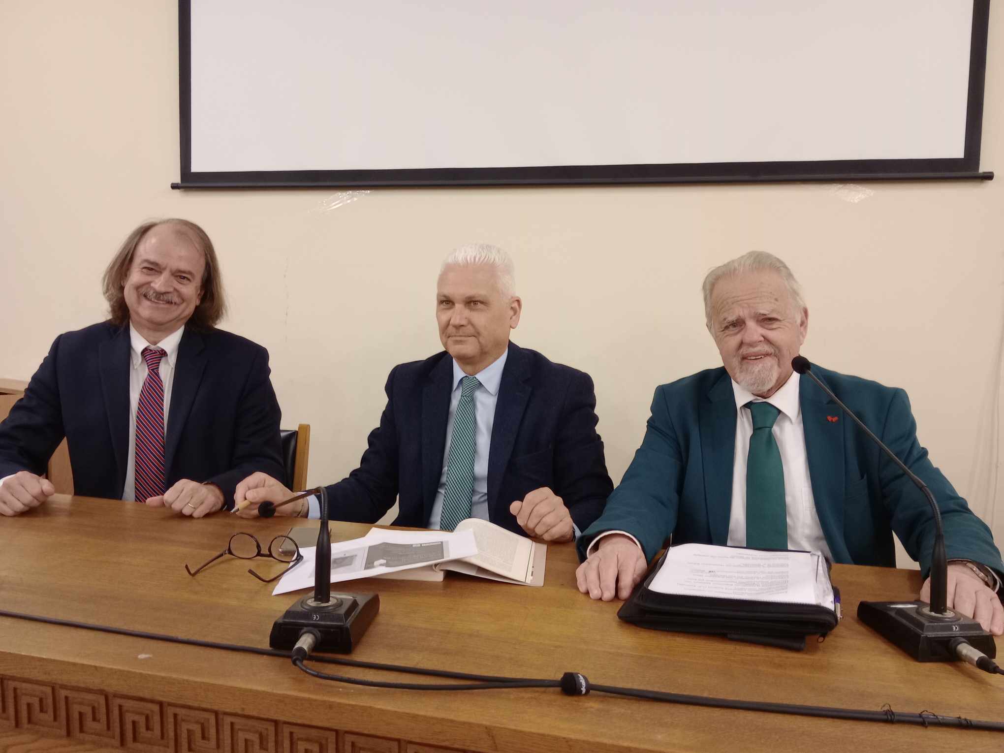 Κατέκτησε τις καρδιές των Πατρινών το βιβλίο του καθηγητή Γιάννη Π.Α. Ιωαννίδη ” Αντικριστές Πολιτείες”