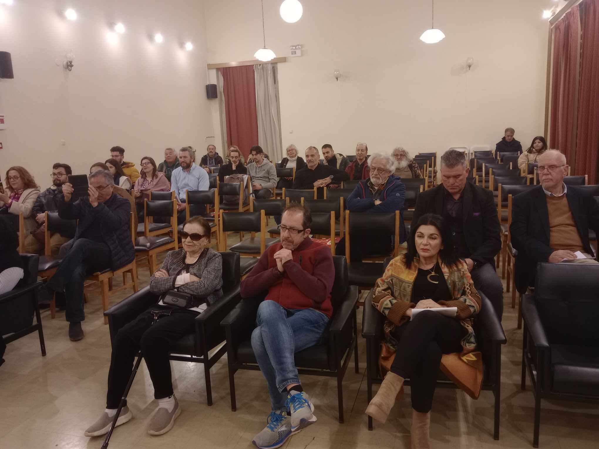 Κατέκτησε τις καρδιές των Πατρινών το βιβλίο του καθηγητή Γιάννη Π.Α. Ιωαννίδη ” Αντικριστές Πολιτείες”