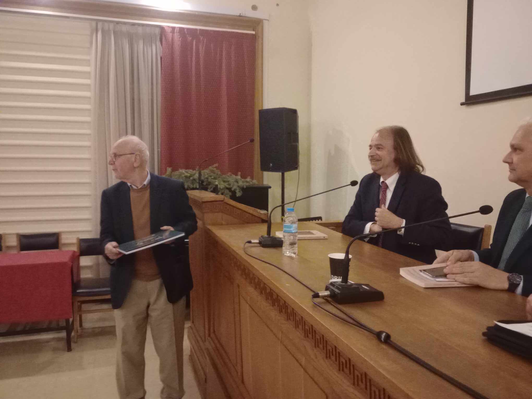 Κατέκτησε τις καρδιές των Πατρινών το βιβλίο του καθηγητή Γιάννη Π.Α. Ιωαννίδη ” Αντικριστές Πολιτείες”