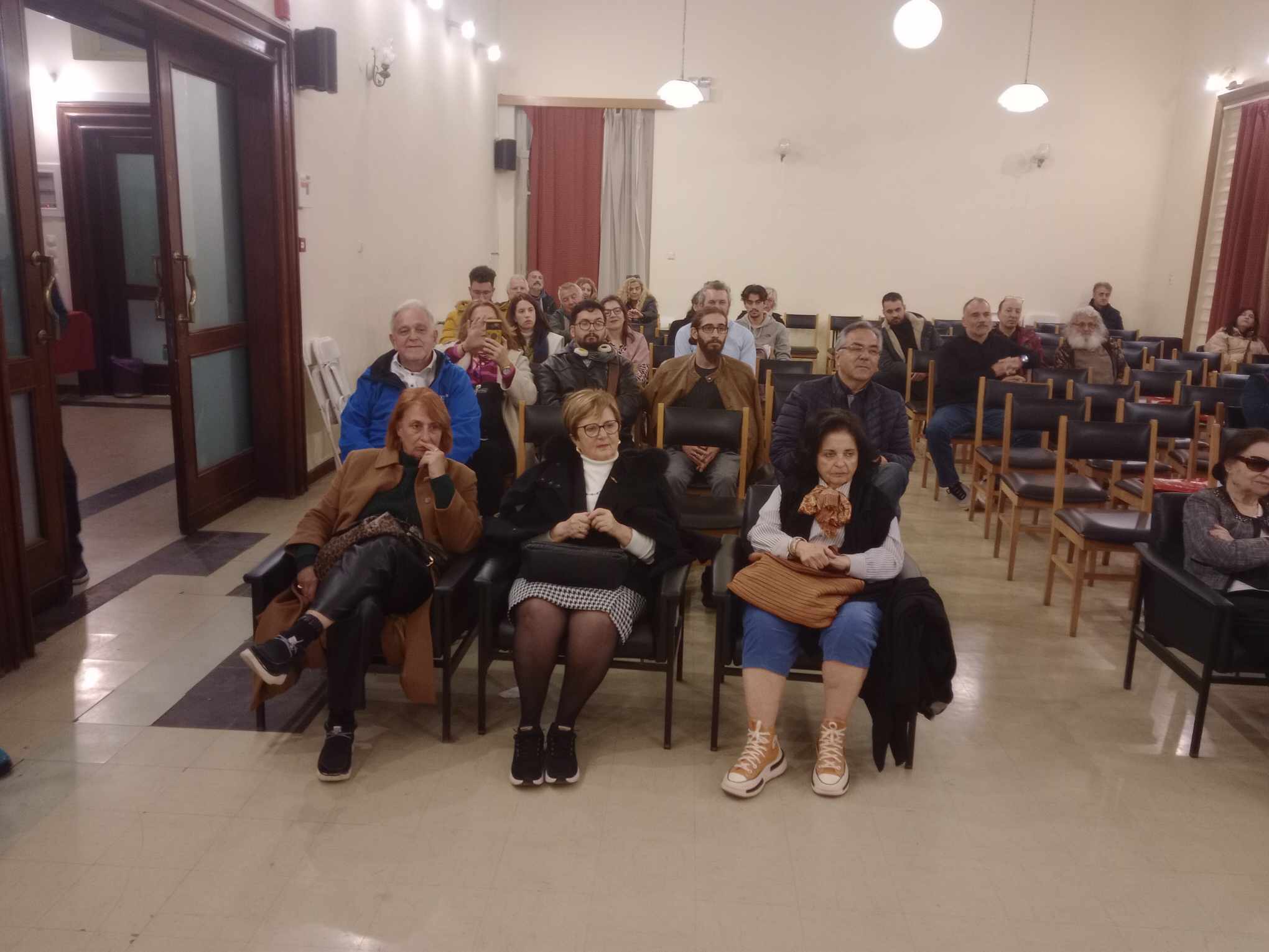 Κατέκτησε τις καρδιές των Πατρινών το βιβλίο του καθηγητή Γιάννη Π.Α. Ιωαννίδη ” Αντικριστές Πολιτείες”