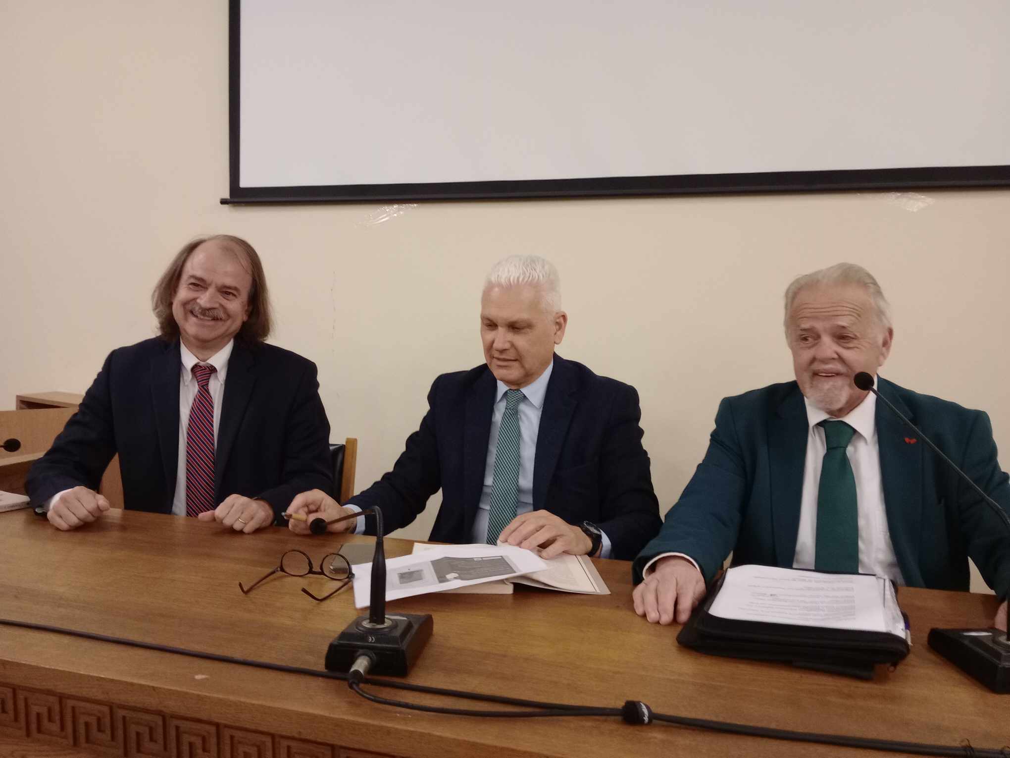Κατέκτησε τις καρδιές των Πατρινών το βιβλίο του καθηγητή Γιάννη Π.Α. Ιωαννίδη ” Αντικριστές Πολιτείες”