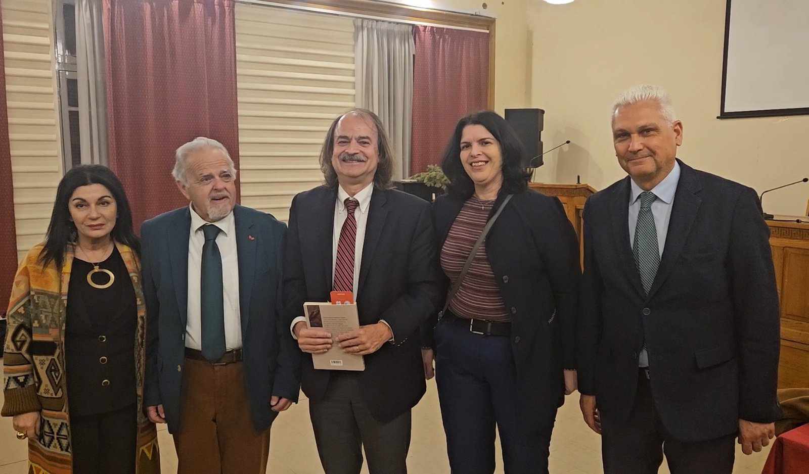 Κατέκτησε τις καρδιές των Πατρινών το βιβλίο του καθηγητή Γιάννη Π.Α. Ιωαννίδη ” Αντικριστές Πολιτείες”