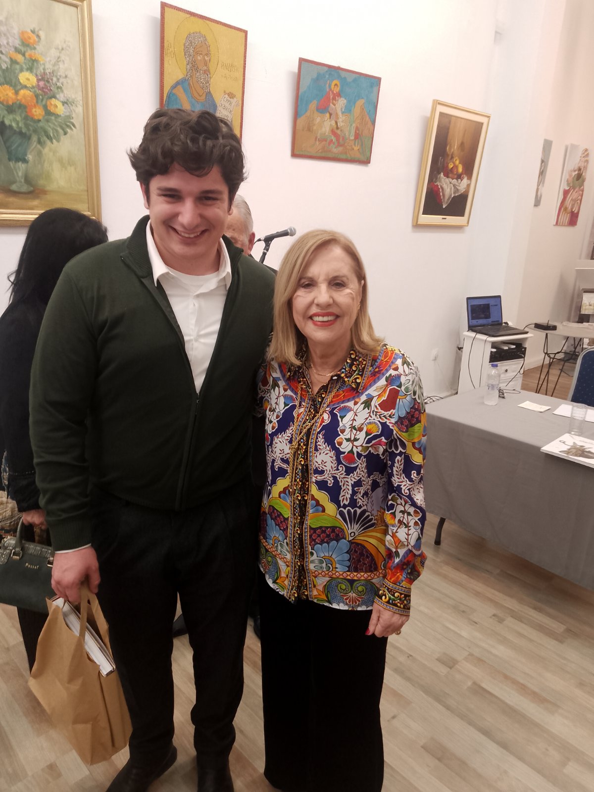 Το βιβλίο “Τάματα” του Δρα Παναγιώτη Καμπάνη,κατάκτησε τις καρδιές των Πατρινών.