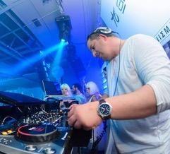 Θοδωρής Πίγκας : Ο Dj των μεγάλων καρναβαλικών πάρτι!
