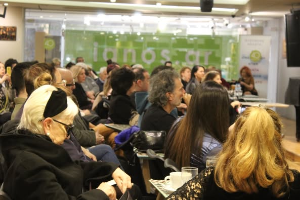 Ντίνος Σπυρόπουλος ηθοποιός – συγγραφέας : “Η ζωή είναι δράμα, κωμωδία και φάρσα”.