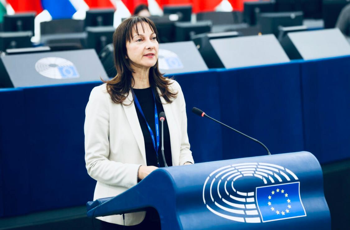 Έλενα Κουντουρά προς Κομισιόν στην Ολομέλεια:  Πάρτε μέτρα στην ΕΕ κατά της ακρίβειας, με ελέγχους για καρτέλ, φορολόγηση υπερκερδών και μέτρα στήριξης των ευάλωτων πολιτών