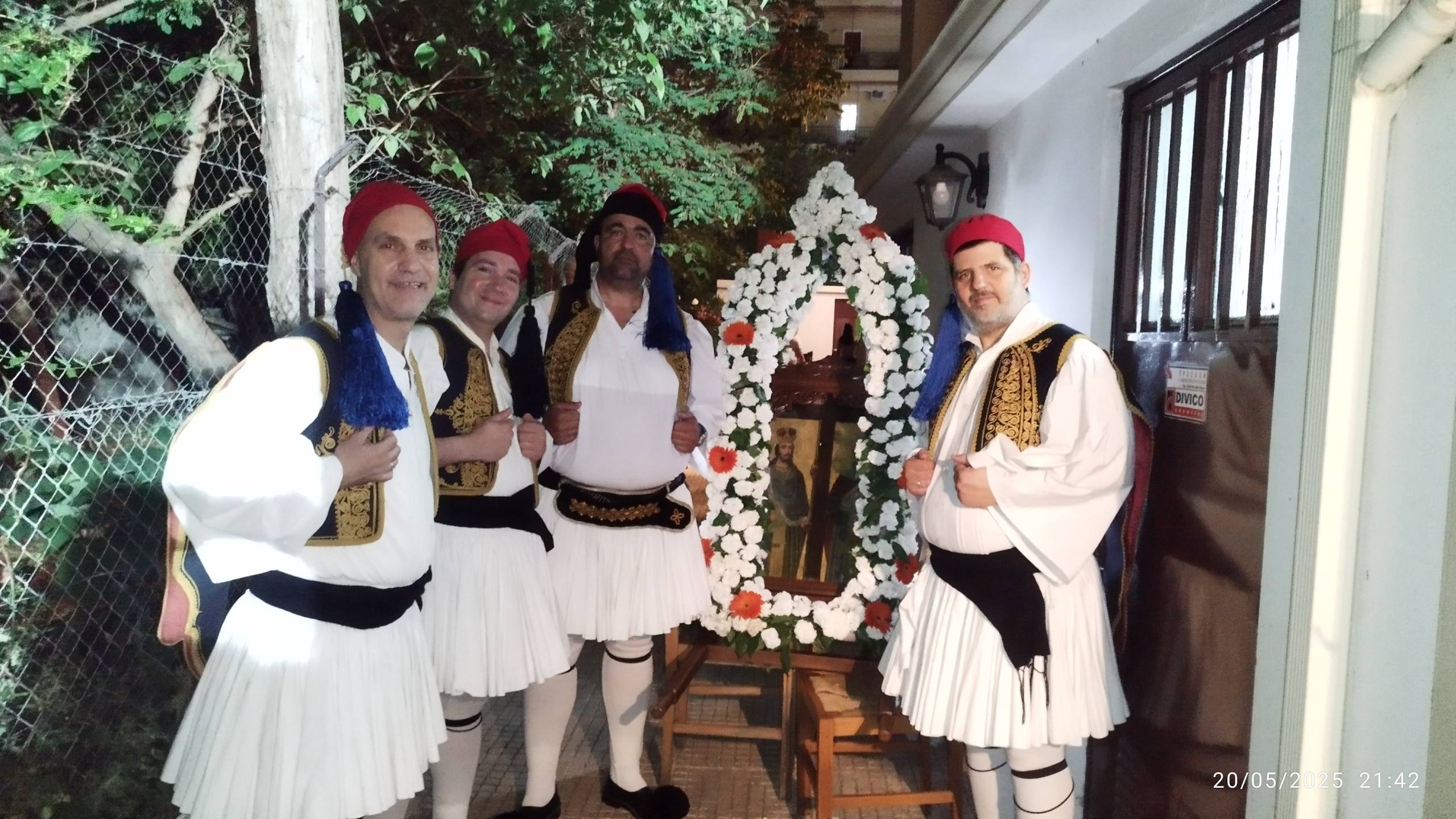 O Παγκαλαβρυτινός Σύλλογος Πατρών συμμετείχε στην περιφορά της Ιερής Εικόνας των Αγίων Κωνσταντίνου και Ελένης στον Ιερό Ναό Αγυιάς Πατρών