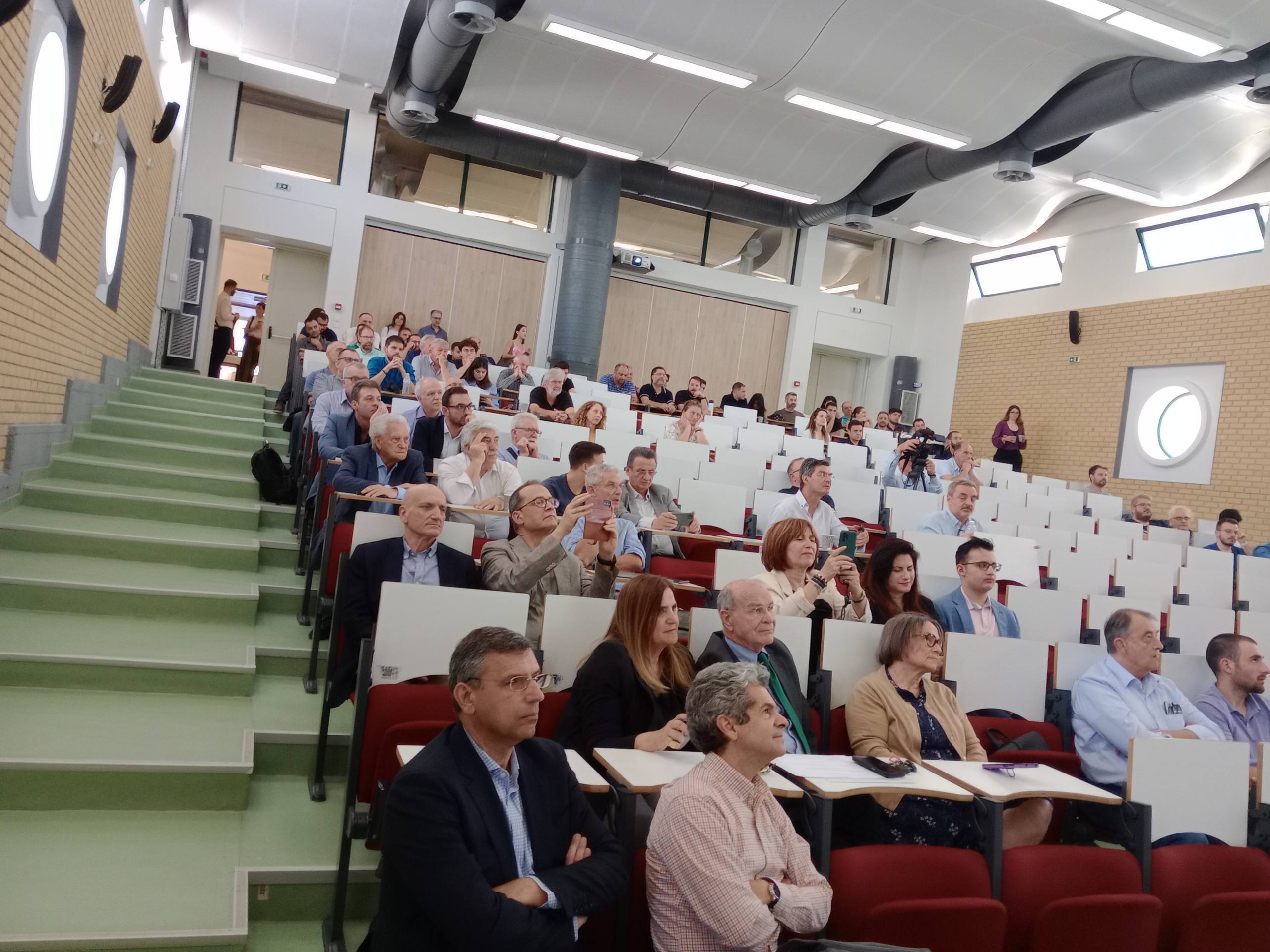 Εκδήλωση στο Πανεπιστήμιο Πατρών για την Τεχνητή Νοημοσύνη και τιμητική διάκριση για τον Ομ. Καθηγητή ΠΠ  Θανάση Τσακαλίδη 