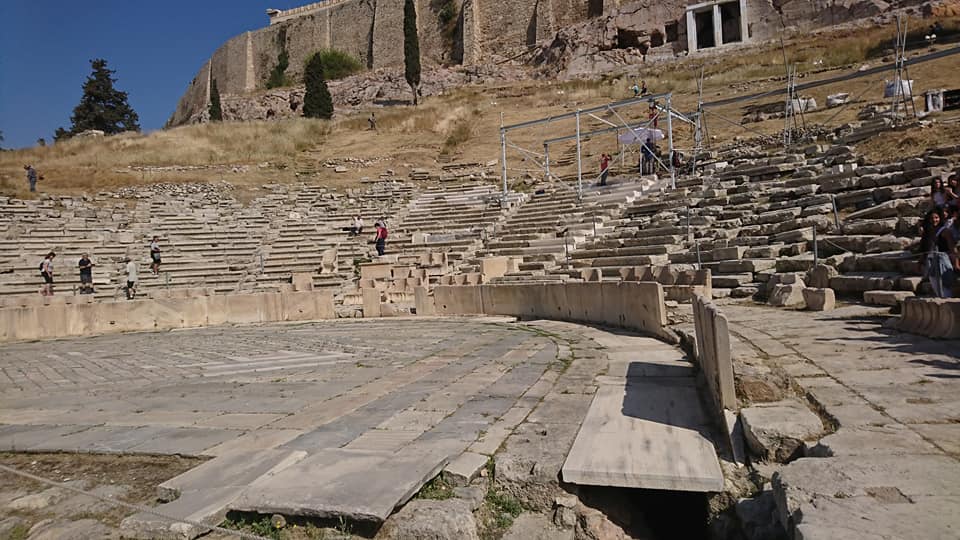 Άγις Μαρίνης Αν. καθηγητής της Αρχαίας Ελληνικής Φιλολογίας και Αρχαίου Θεάτρου Π.Π. :«Το Αρχαίο Δράμα ως αντίδοτο στην λήθη. Μύθος και Μέθεξη»