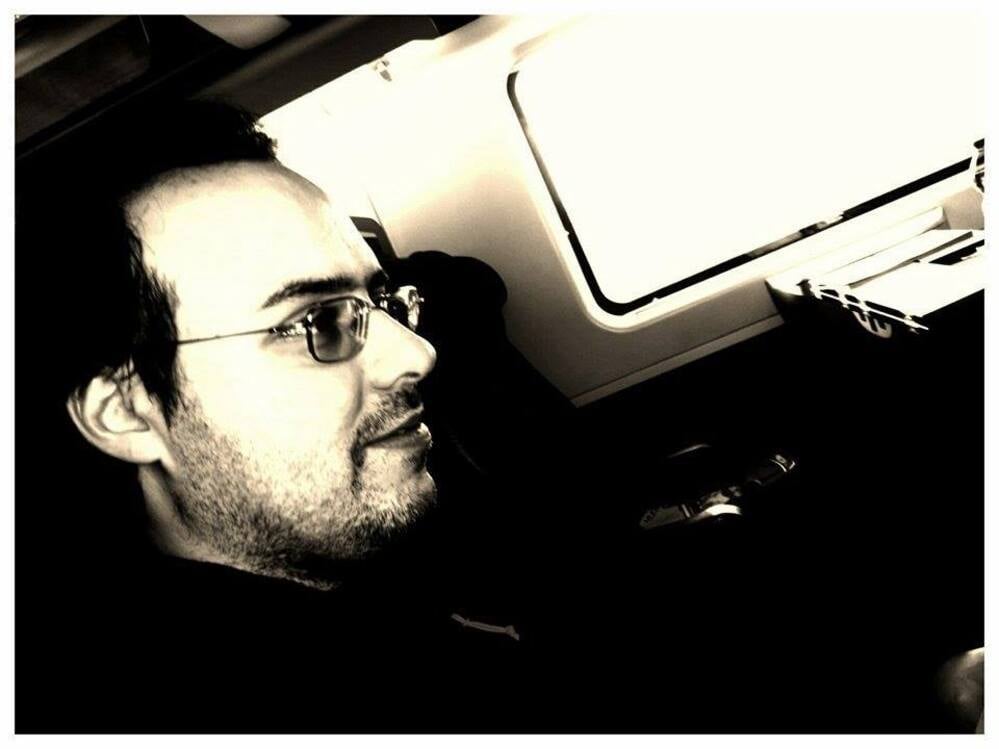Ivan Pozzoni Ιταλός ποιητής στο π:  «Η ποίηση είναι επιχείρηση αντιστάσεων.»