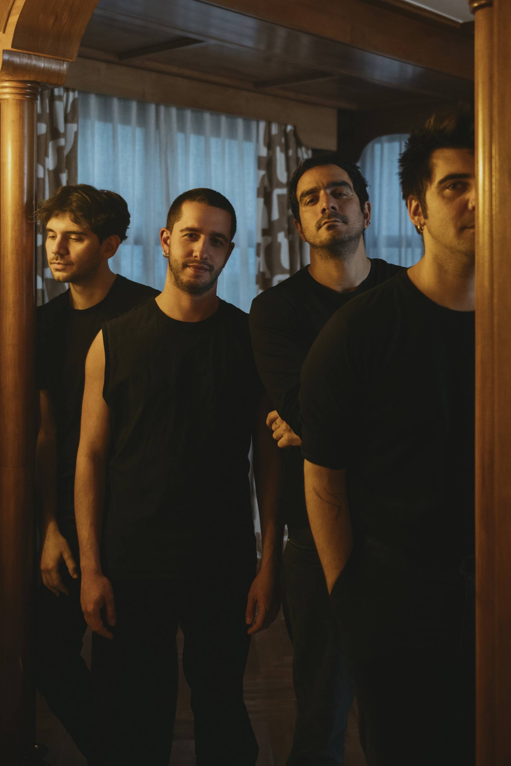 XOAN – «Tensions»: Η ένταση αποκτά ήχο και σκηνή στο AUX Club