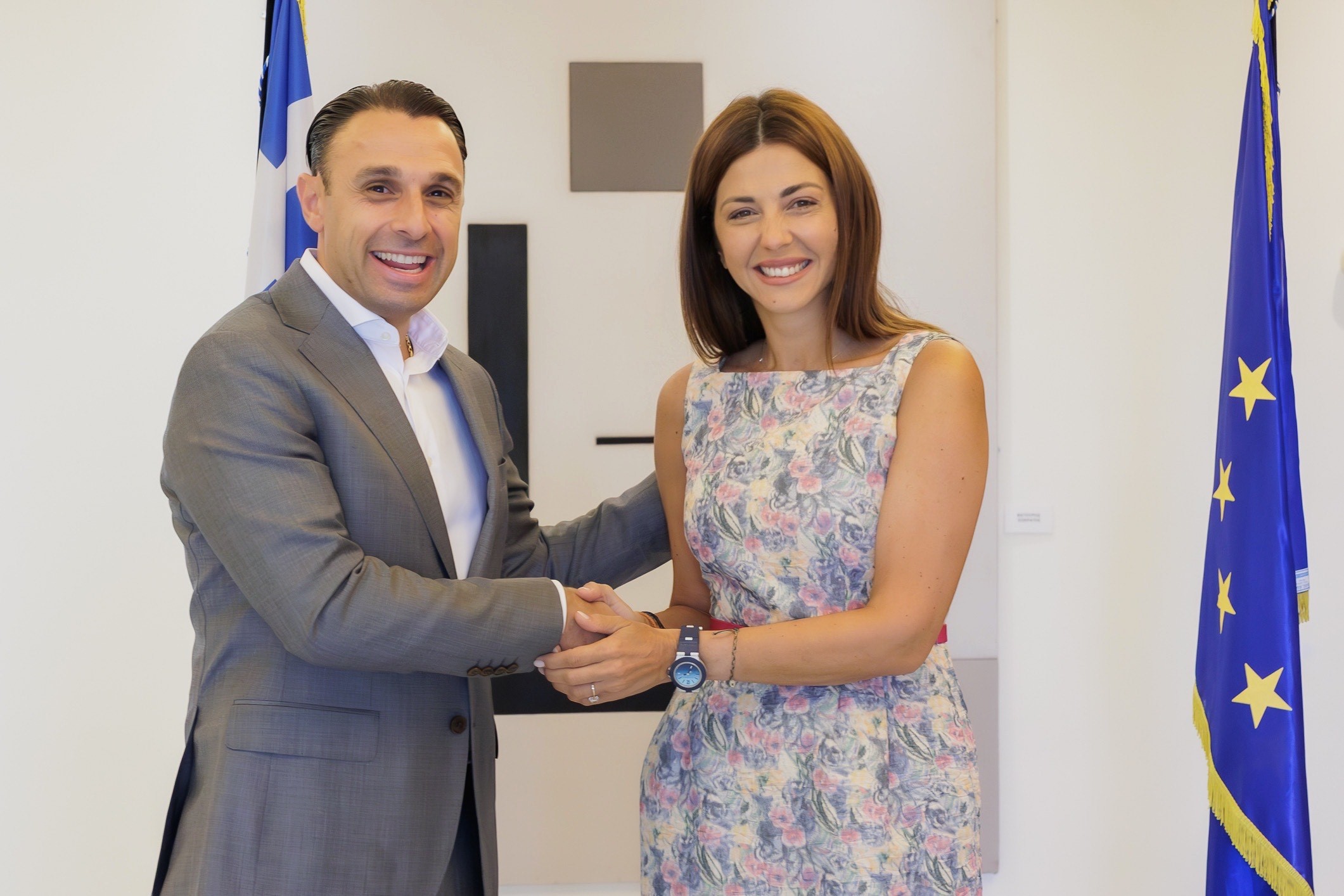 Η ΘΕΟΝΗ δίπλα στους μαθητές απομακρυσμένων νησιών