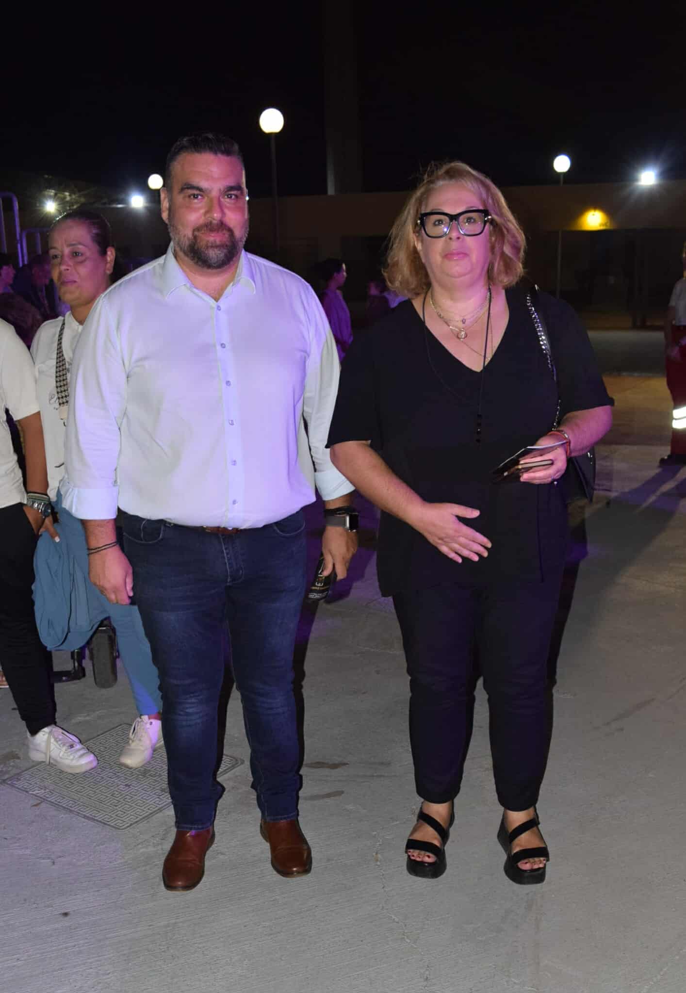 Xίλιοι διακόσιοι και πλέον θεατές αποθέωσαν την “dream team” του ρεμπέτικου, σε μια ανεπανάληπτη συναυλία !