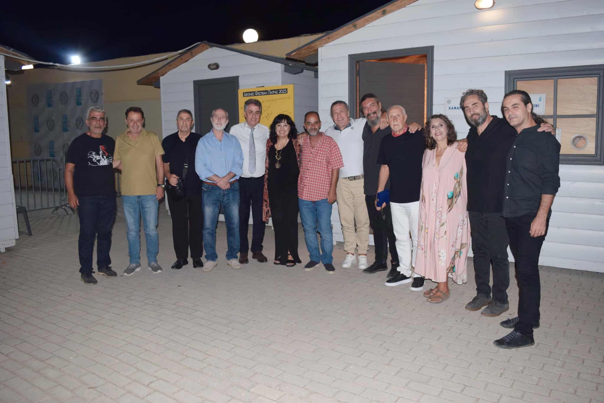 Xίλιοι διακόσιοι και πλέον θεατές αποθέωσαν την “dream team” του ρεμπέτικου, σε μια ανεπανάληπτη συναυλία !