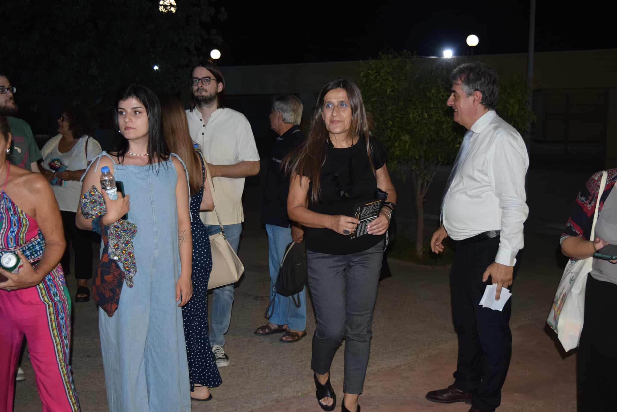 Xίλιοι διακόσιοι και πλέον θεατές αποθέωσαν την “dream team” του ρεμπέτικου, σε μια ανεπανάληπτη συναυλία !