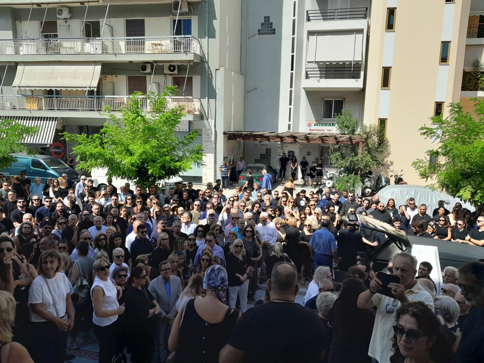 Πάτρα: Σπαραγμός στην κηδεία του 27χρονου Δημήτρη Λιόπετα