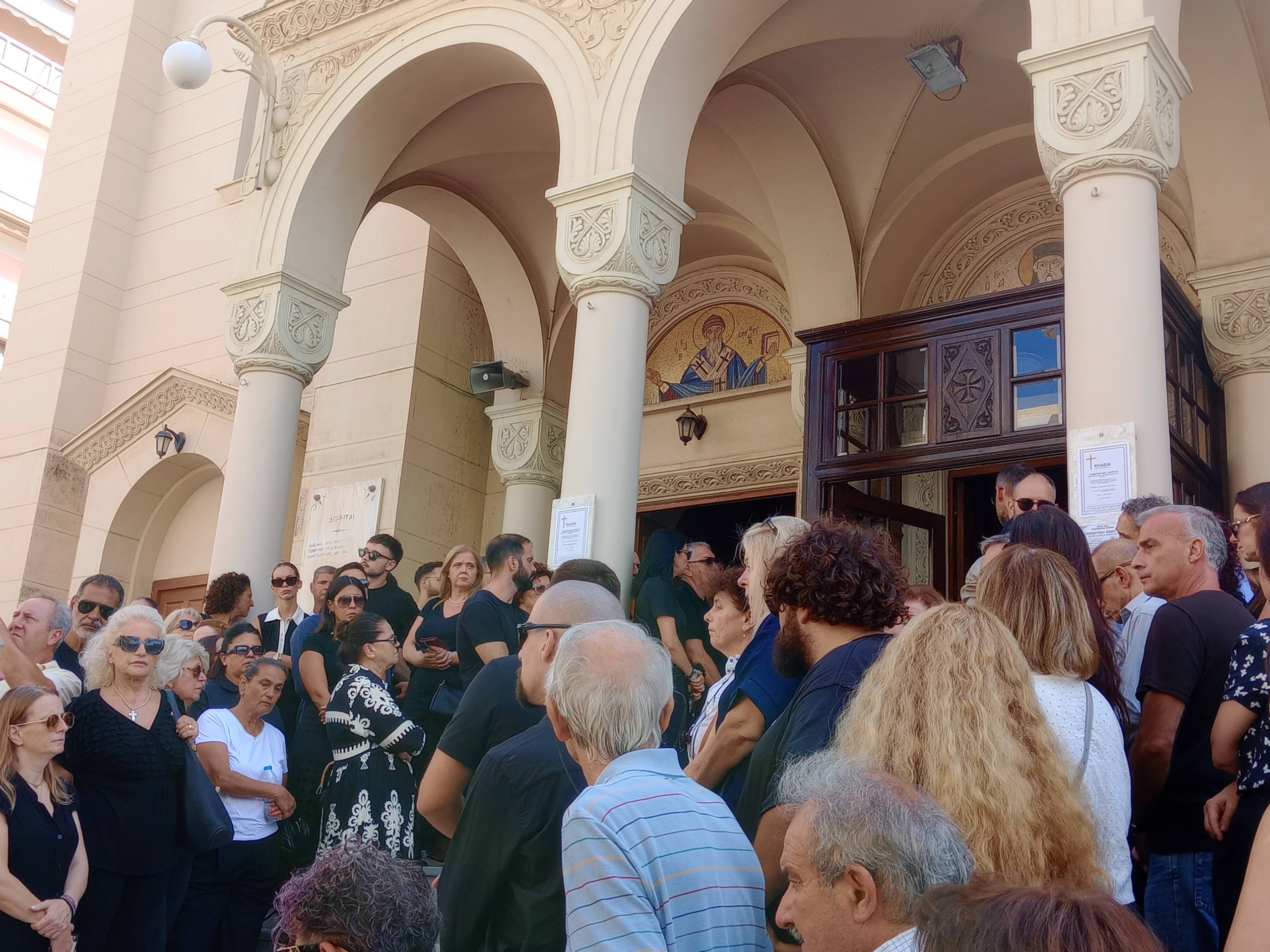 Πάτρα: Σπαραγμός στην κηδεία του 27χρονου Δημήτρη Λιόπετα