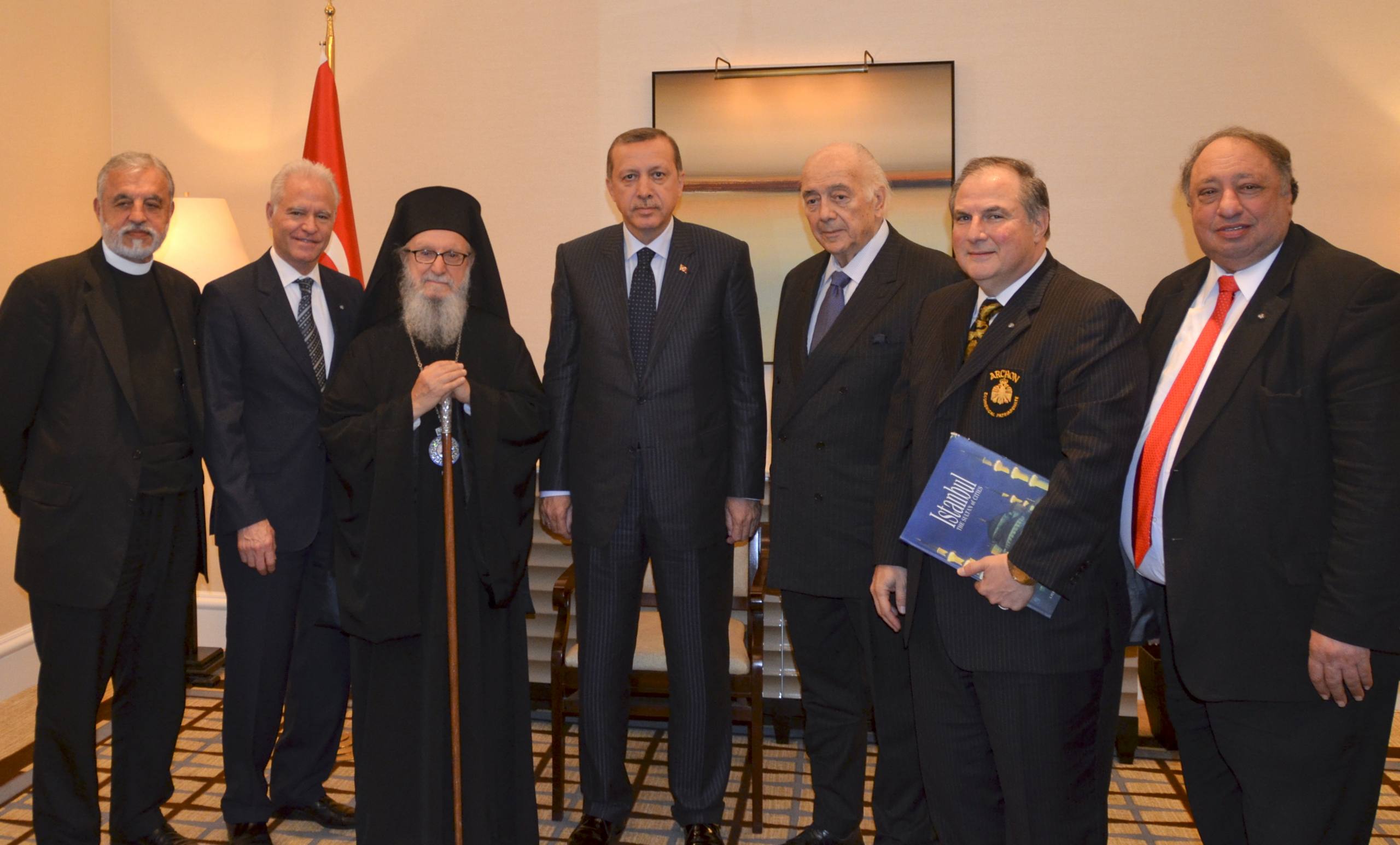 Father Alex Καρλούτσος: Ο «αόρατος διπλωμάτης» της Ορθοδοξίας και της Ομογένειας- special edition