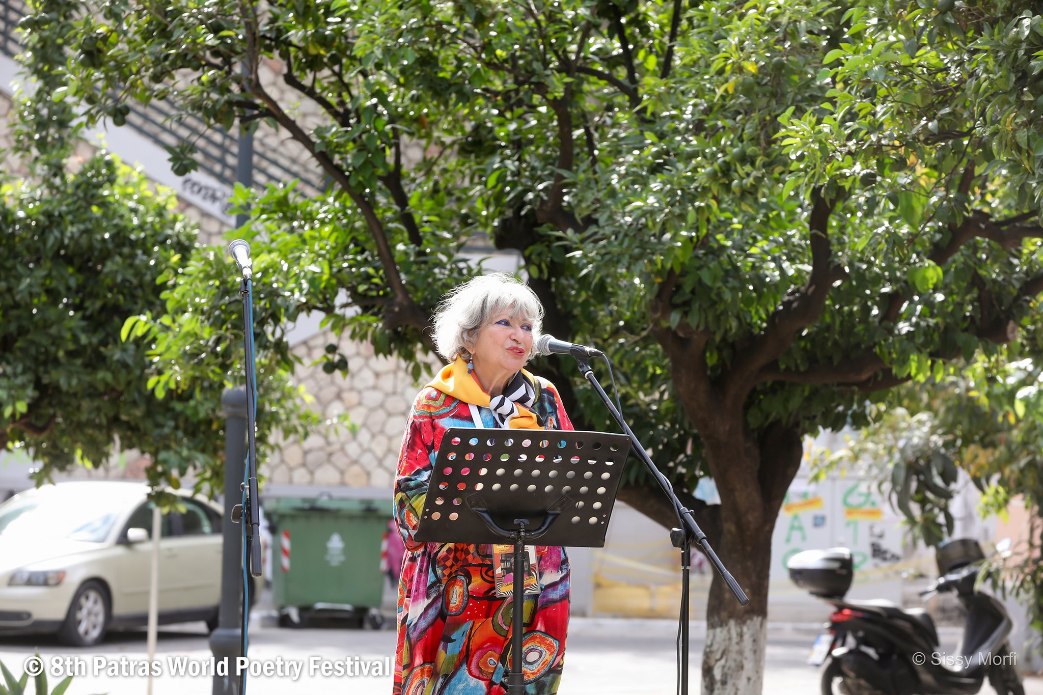 «Αφοδράριστη Γραφή»: Η Πηνελόπη (Πόπη) Αλιβιζάτου μιλάει στο “π” και  καταθέτει την ψυχή της μέσα από την ποίηση