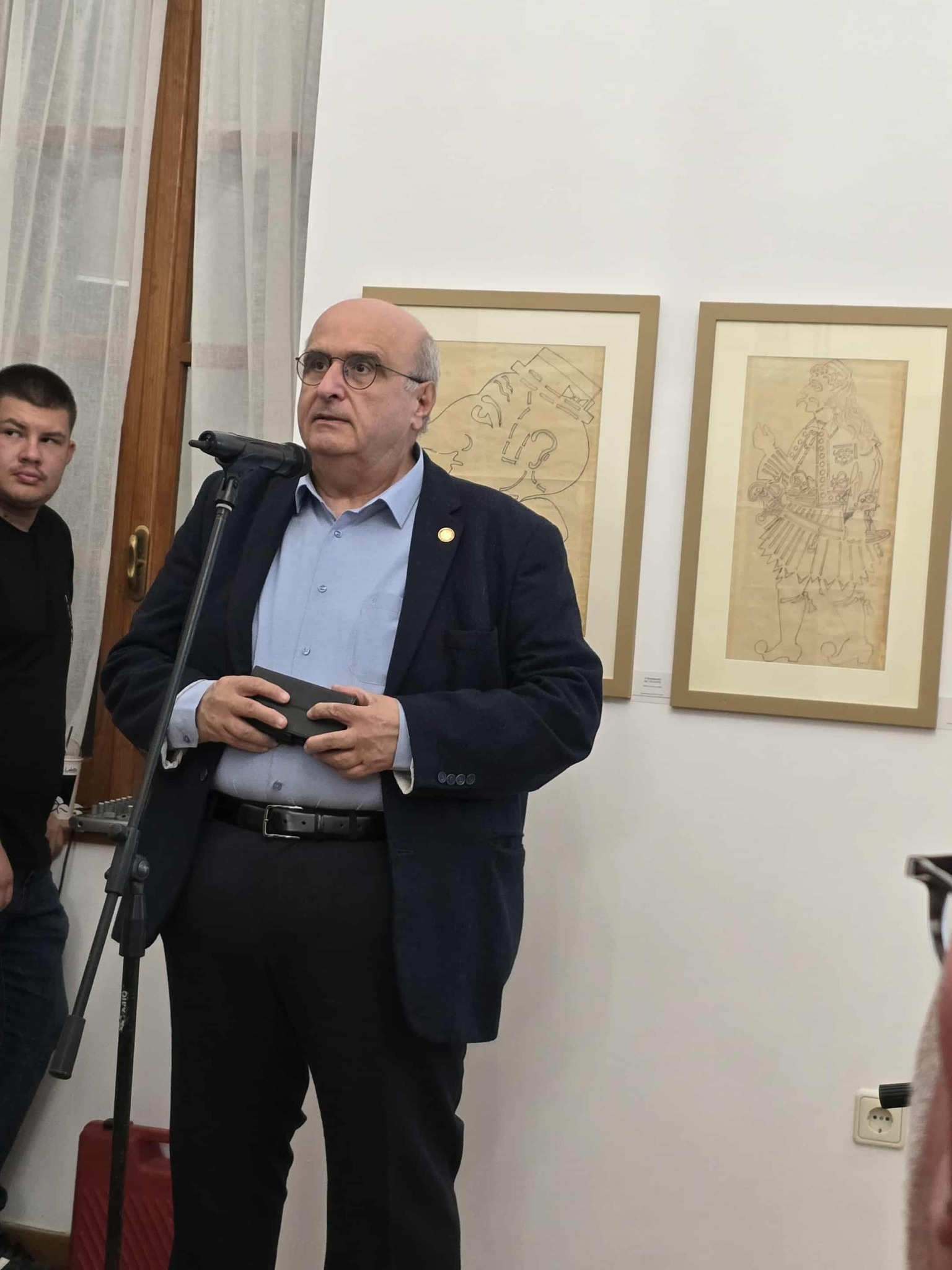 «Όταν το Θέατρο Σκιών γίνεται προσευχή στο φως»