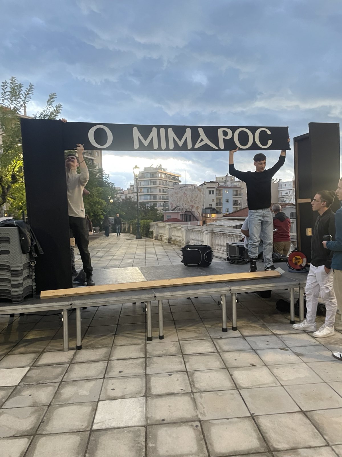 Η Πάτρα ξαναβρήκε τη σκιά της -Ο Καραγκιόζης γύρισε σπίτι του!