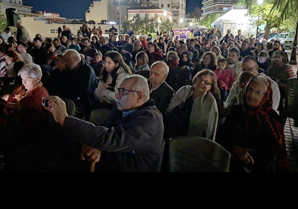 Η Πάτρα ξαναβρήκε τη σκιά της -Ο Καραγκιόζης γύρισε σπίτι του!