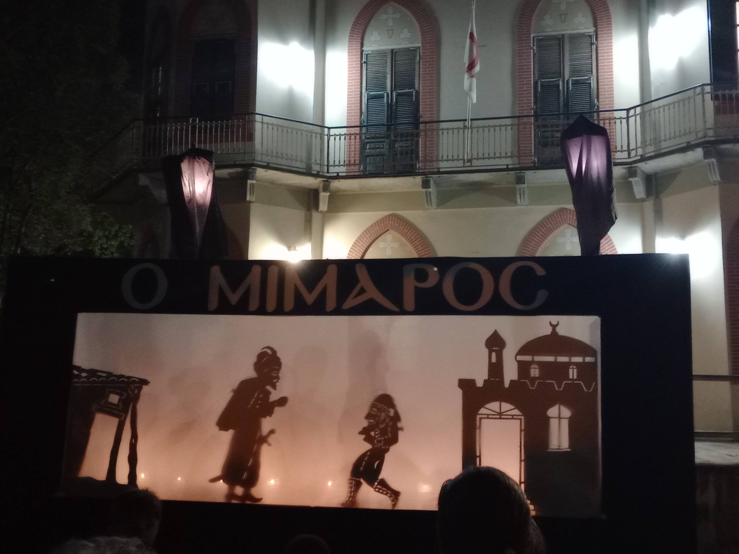 «Η Πάτρα του Καραγκιόζη» φώτισε τη Βίλα Κόλλα – Εντυπωσιακά εγκαίνια στο πλαίσιο του Welcome Up Festival