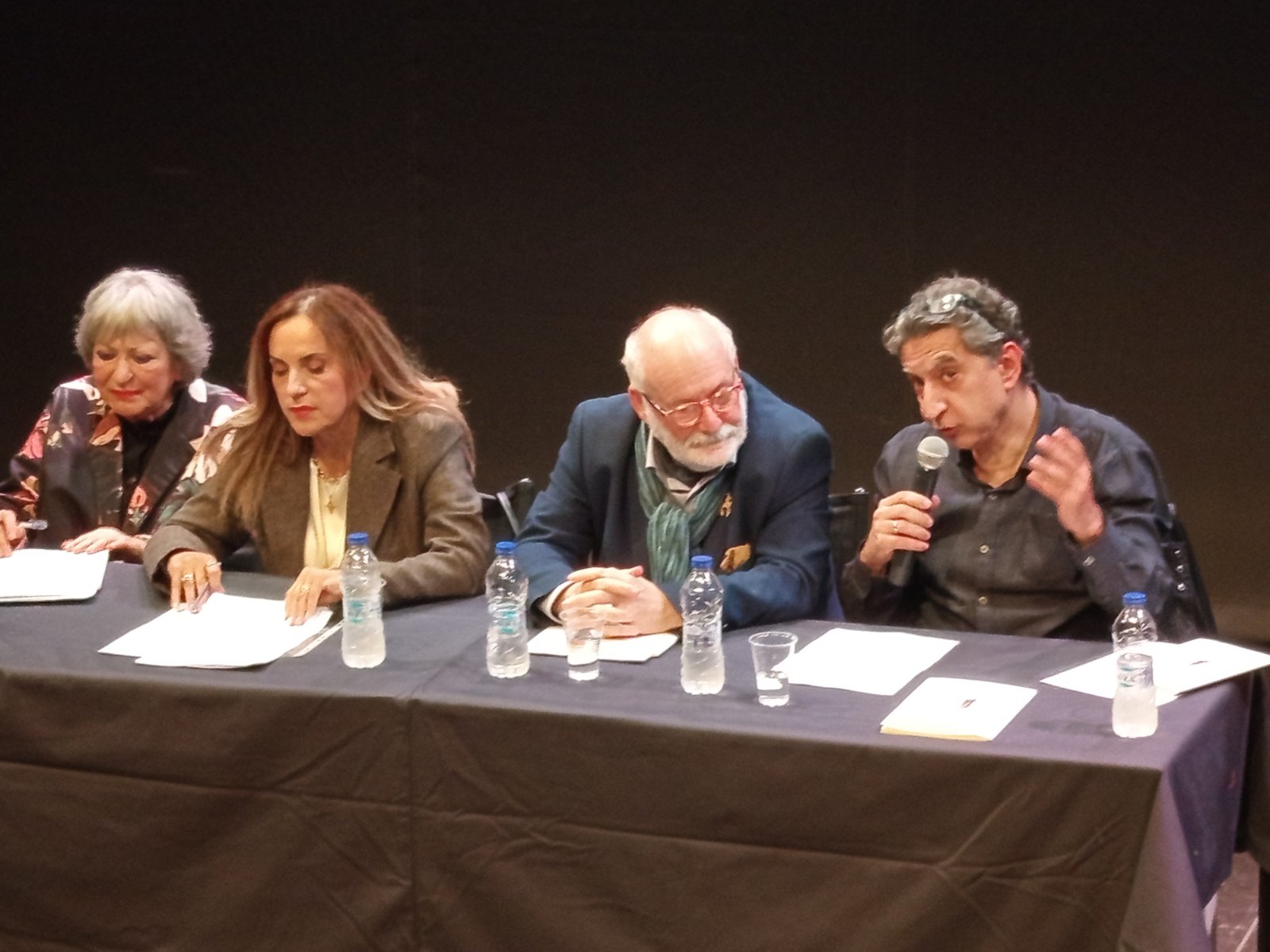 Κατάμεστο το «Επίκεντρο+» για την παρουσίαση της νέας ποιητικής συλλογής της Πόπης Αλιβιζάτου