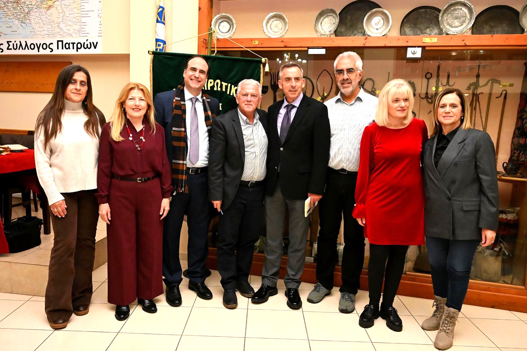Παρουσίαση των δύο βραβευμένων βιβλίων του Ηπειρώτη συγγραφέα Λευτέρη Τσιρώνη στον Πανηπειρωτικό Σύλλογο Πατρών