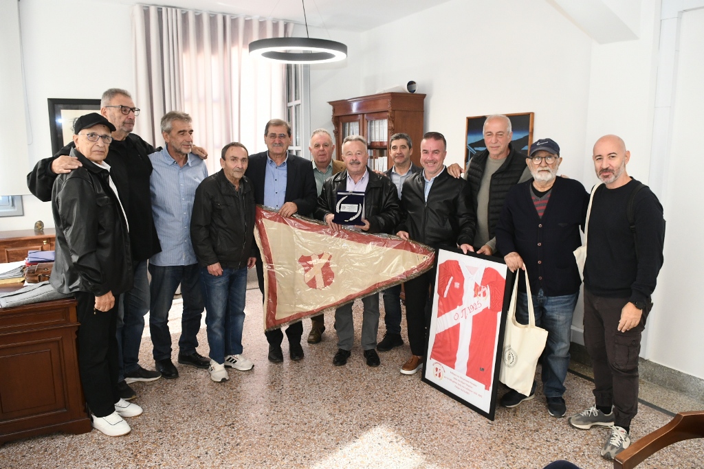 Τιμήθηκε στο Δημαρχείο Α.Π.Σ. Ολυμπιακός Πατρών με την ευκαιρία της συμπλήρωσης 100 ετών από την ίδρυσή του