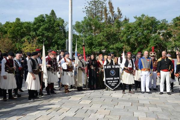 O Μητροπολίτης Πατρῶν Χρυσόστομος: «Παιδιά μου κρατῆστε ζωντανές τίς ἱστορικές μνῆμες»