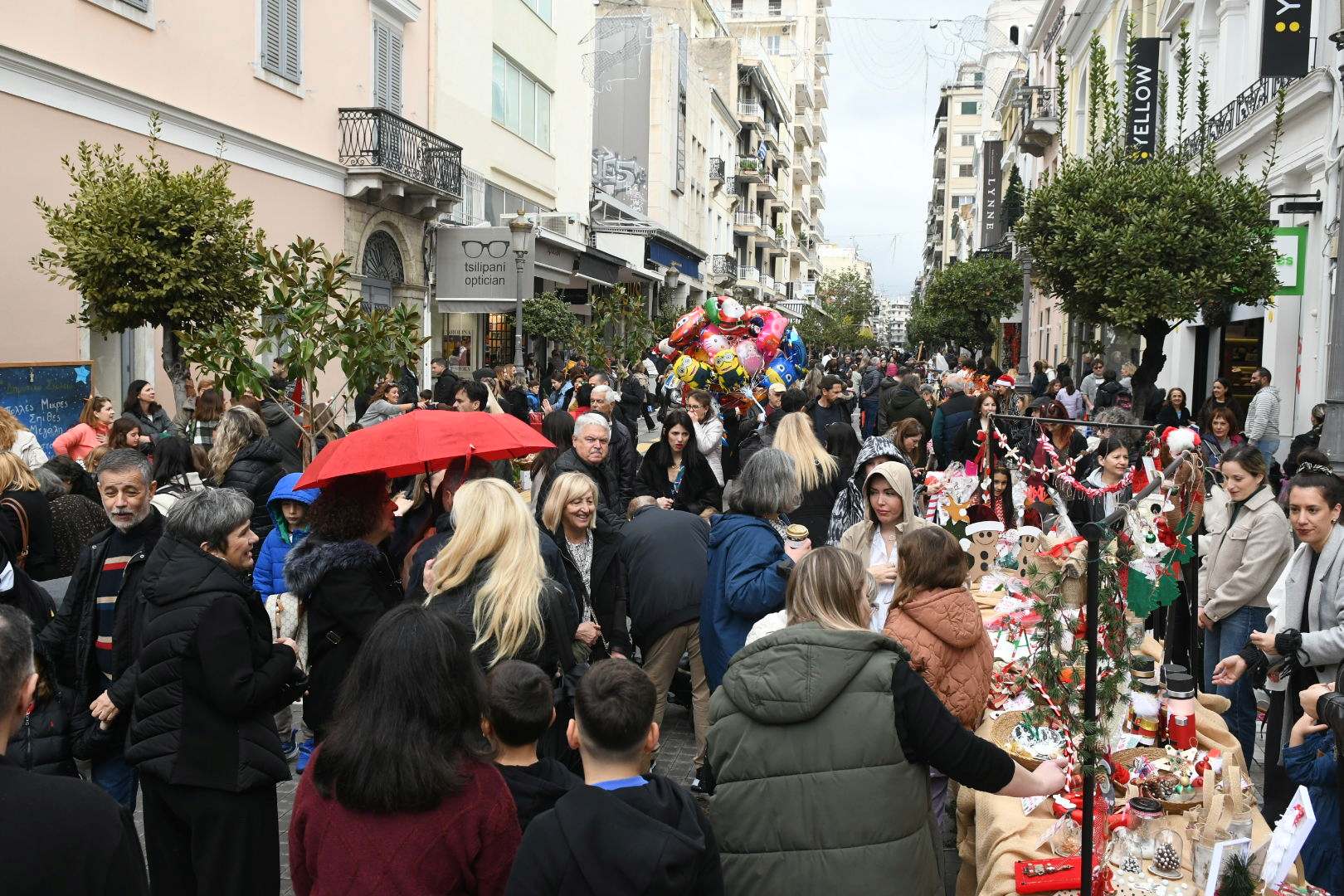 Παζάρι «ΦΛΟΓΑΣ»: Ένα συγκλονιστικό μάθημα ουσιαστικής αλληλεγγύης και ευαισθητοποίησης έδωσαν εκατοντάδες μαθητές, εκπαιδευτικοί και γονείς