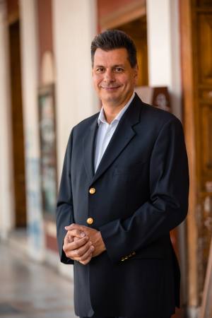 Πέτρος Ψωμάς: “Ο Μιθριδατισμός των Πατρών και η ευθύνη μας να αμυνθούμε”