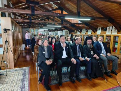 Με ιδιαίτερα συγκίνηση και χαρά πραγματοποιήθηκαν τα εγκαίνια της έκθεσης δύο αυθεντικών κειμηλίων από τη Βυρωνική Εταιρεία Ιεράς Πόλεως Μεσολογγίου