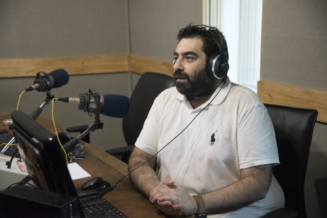 Σωτήρης Γεωργίου: “Ο σκοτεινός κόσμος πίσω από την χρυσόσκονη”