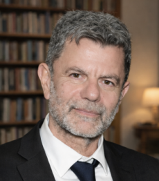 Παναγιωτόπουλος Γιώργος Καθηγητής, Αντιπρύτανης Πανεπιστημίου Πατρών: Η ελληνική πολιτική στη σκιά του πολέμου