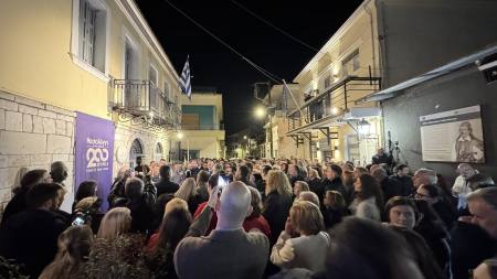 Εντυπωσιακά τα εγκαίνια της επετειακής έκθεσης «Οι Ελεύθεροι Πολιορκημένοι» – Κοσμοσυρροή στη «Διέξοδο»