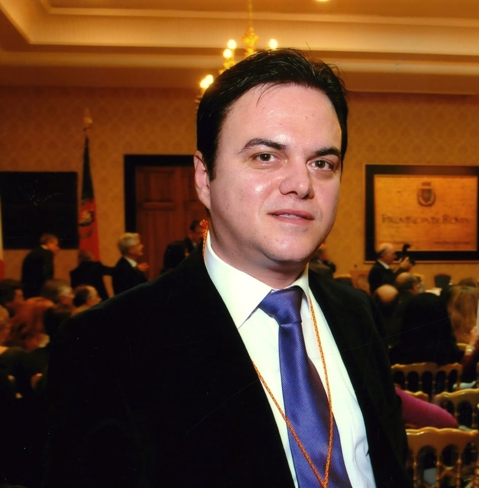 Δημήτρης Π. Κρανιώτης στο “π”, ανάμεσα στην ιατρική και την ποίηση, ο λόγος γίνεται ύπαρξη