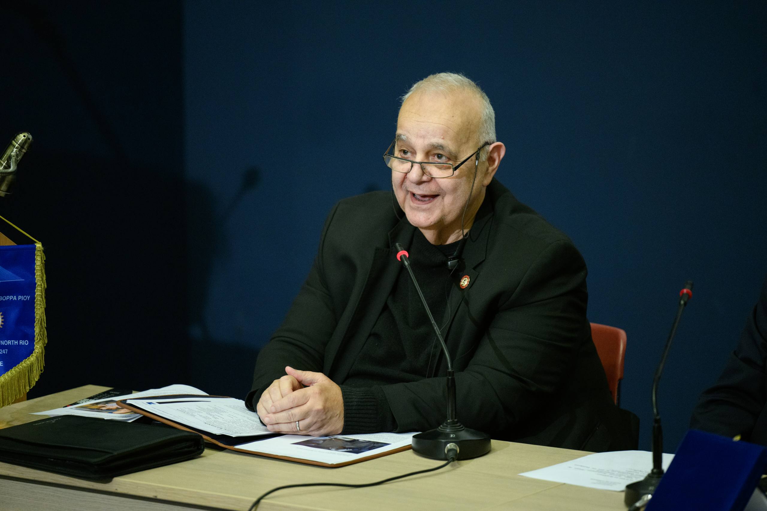 Η Πάτρα υποκλίθηκε στον “γιατρό των φτωχών” Αυξέντιο Καλαγκό!