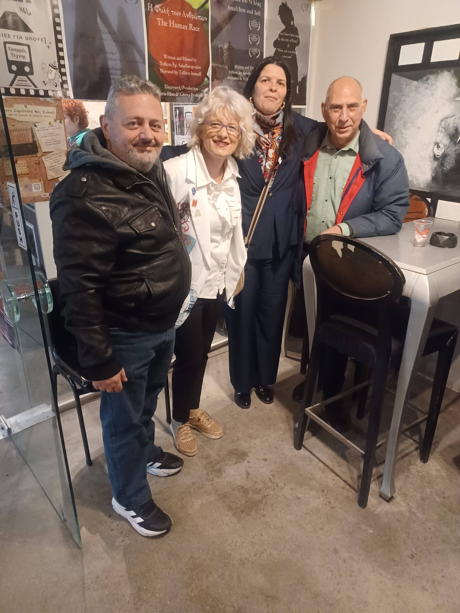 «Η “Πρώτη Συχνότητα μας ενώνει” μάγεψε το κοινό – Τρεις παραστάσεις, τρία συνεχόμενα sold out»